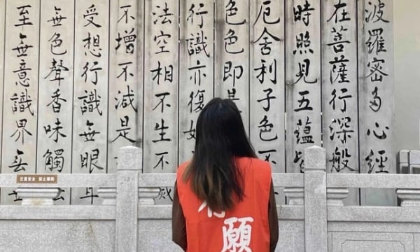 Nhiều người trẻ Trung Quốc bỏ việc vào chùa-0