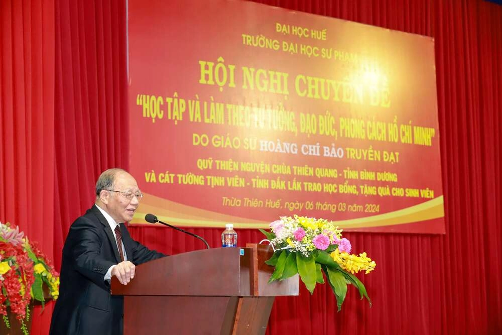 Quỹ từ thiện Thiên Quang trao học bổng cho sinh viên Đại học Sư Phạm Huế và Đại học Tây Nguyên-3