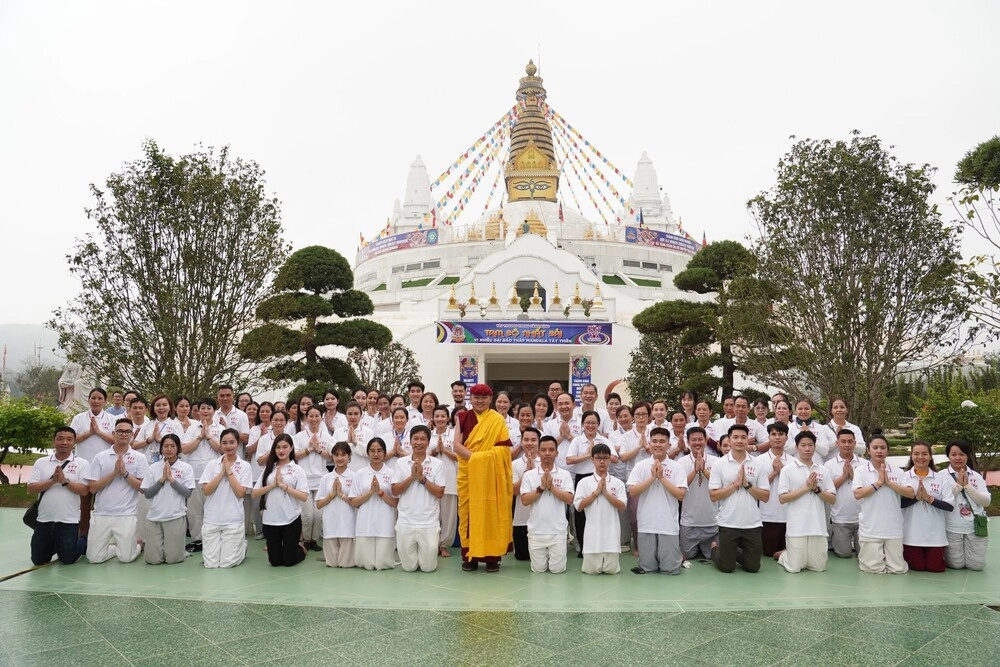 Đức Drukpa Thuksey Rinpoche: Hãy tìm nguồn vui sống và cảm hứng bên ngoài chiếc màn hình điện thoại-4