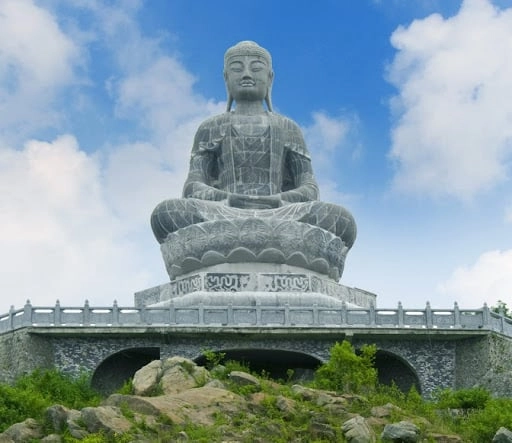 Chiêm ngưỡng những tượng Phật lớn nhất Việt Nam-1