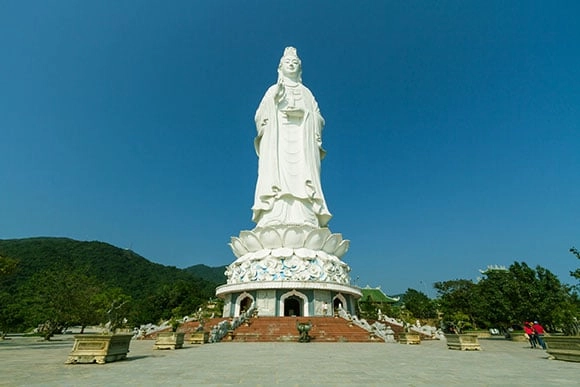 Chiêm ngưỡng những tượng Phật lớn nhất Việt Nam-9