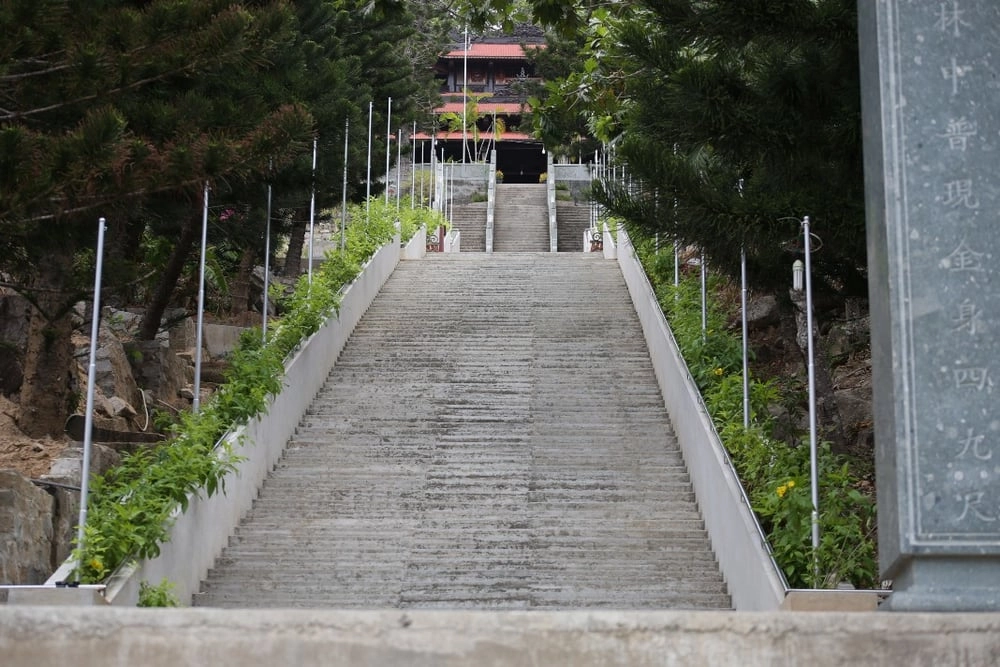 Về Bình Thuận, viếng thăm ngôi chùa trên núi Tà Cú-4