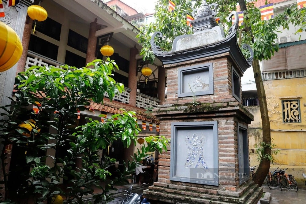 Ngôi chùa ngàn năm tuổi có cổng vào nhỏ hẹp ở trung tâm Hà Nội-7