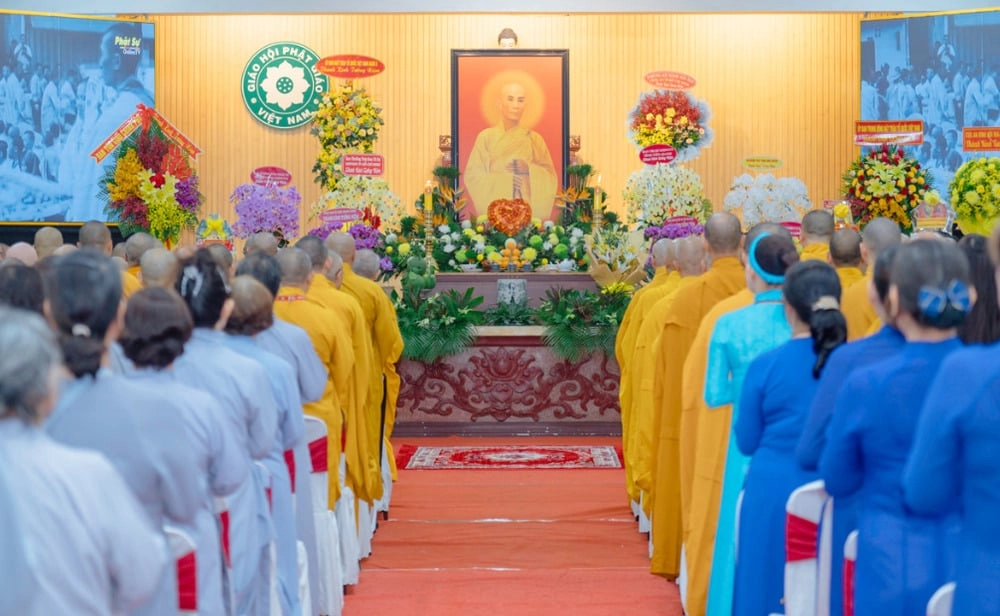 Trang nghiêm tưởng niệm 61 năm ngày Bồ-tát Thích Quảng Đức vị pháp thiêu thân-0