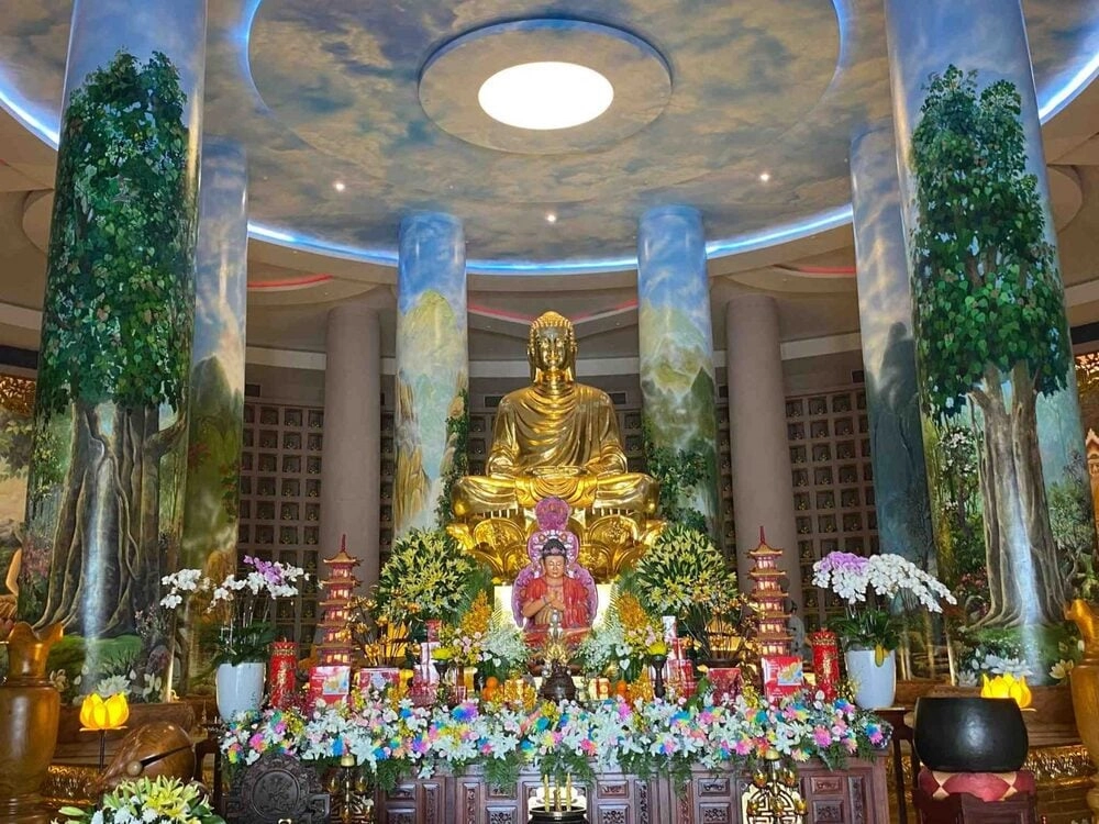 Vượt 600 bậc thang chiêm bái tượng Phật khổng lồ ở Bình Định-7