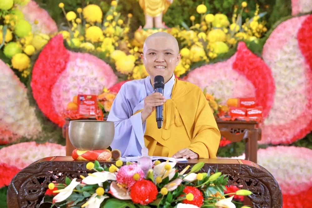 Trang nghiêm đêm hoa đăng kính mừng Phật Đản tại chùa Thiên Quang-6