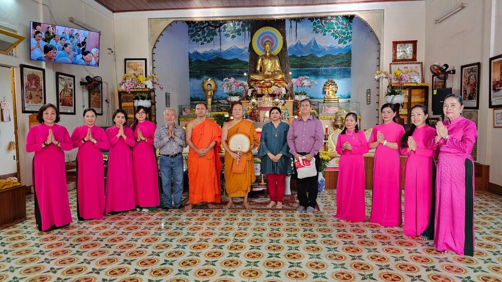 Đà Nẵng: Đoàn Trung tâm Văn hóa Swami Vivekananda chúc mừng Đại Lễ Vesak 2568-2024-1