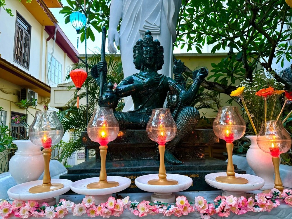 Đà Nẵng: Đoàn Trung tâm Văn hóa Swami Vivekananda chúc mừng Đại Lễ Vesak 2568-2024-2