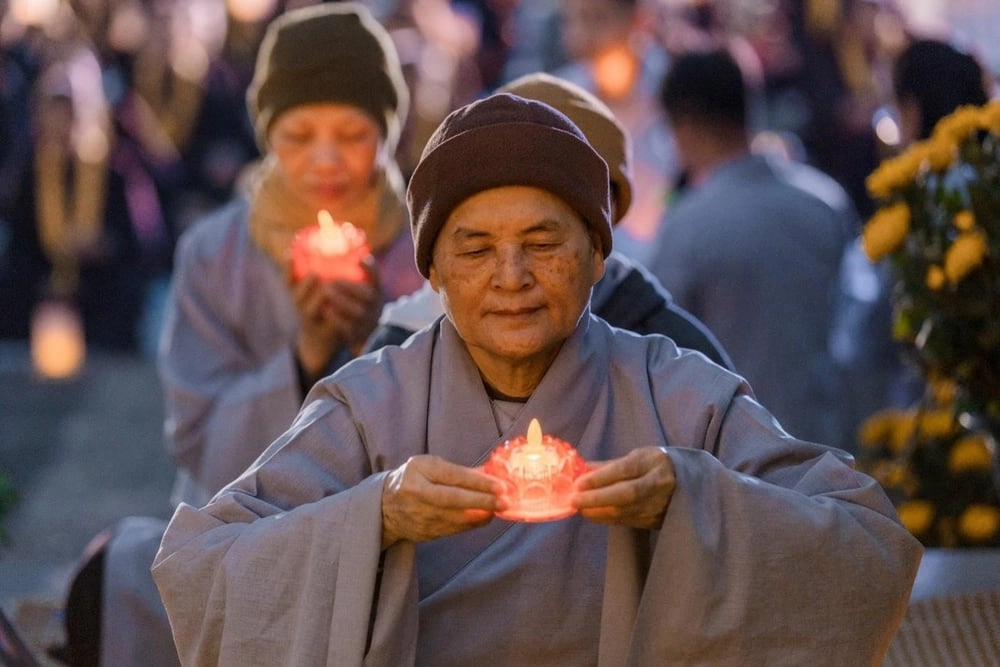 Đại lễ Phật Đản tại đỉnh thiêng Fansipan thu hút hàng nghìn Phật tử, du khách -8