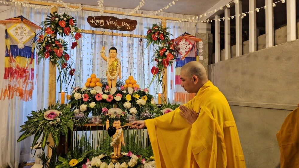 Ấm áp lễ Phật đản của Tăng Ni sinh Việt Nam du học tại Sri Lanka-1