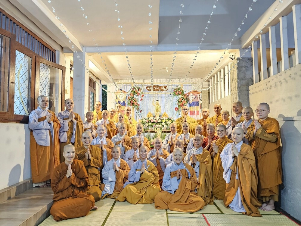 Ấm áp lễ Phật đản của Tăng Ni sinh Việt Nam du học tại Sri Lanka-2