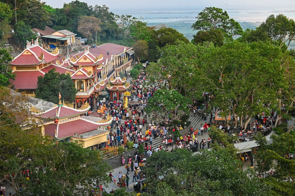 Mùa Phật đản, núi Bà Đen thành miền đất hành hương tại Nam bộ-3