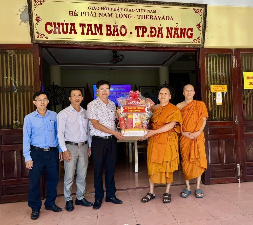 Đà Nẵng: Ban Tôn giáo thành phố thăm và chúc mừng Phật đản tại chùa Tam Bảo-0