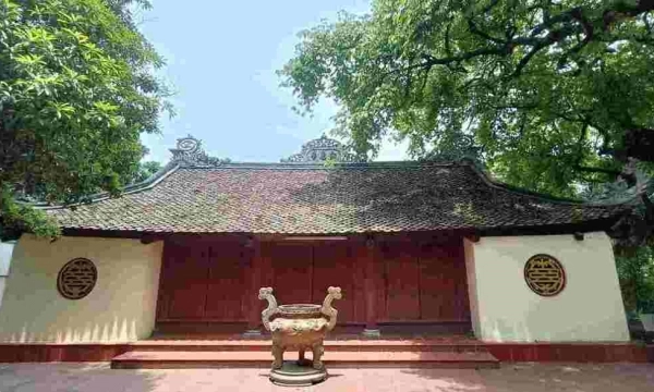 Ngôi chùa đẹp thanh tịnh dưới tán cây thị cổ gần 300 năm ở Hải Dương
